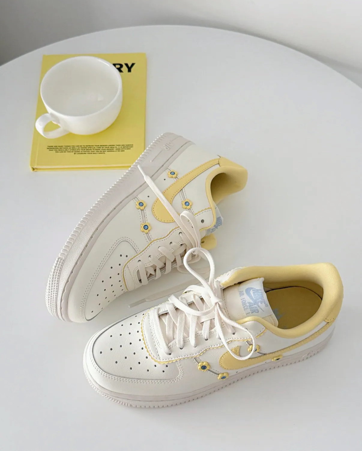Nike Air Force 1'07 LX AF1 奶油雛菊 奶油黃 檸檬黃 小花 小雛菊 女鞋 IW2348-170/預購