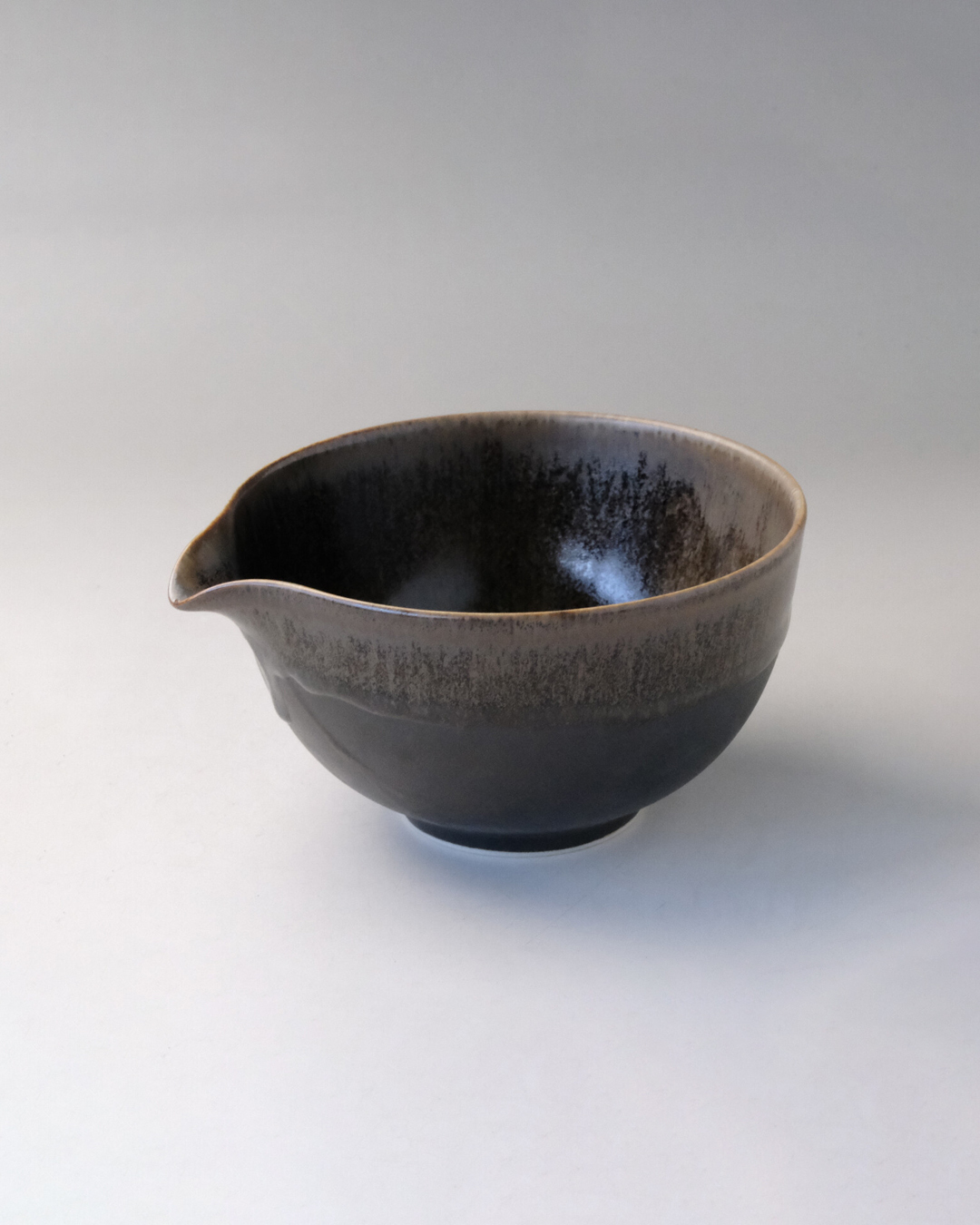 手工陶器 片口抹茶碗 煙燻金箔｜美濃燒