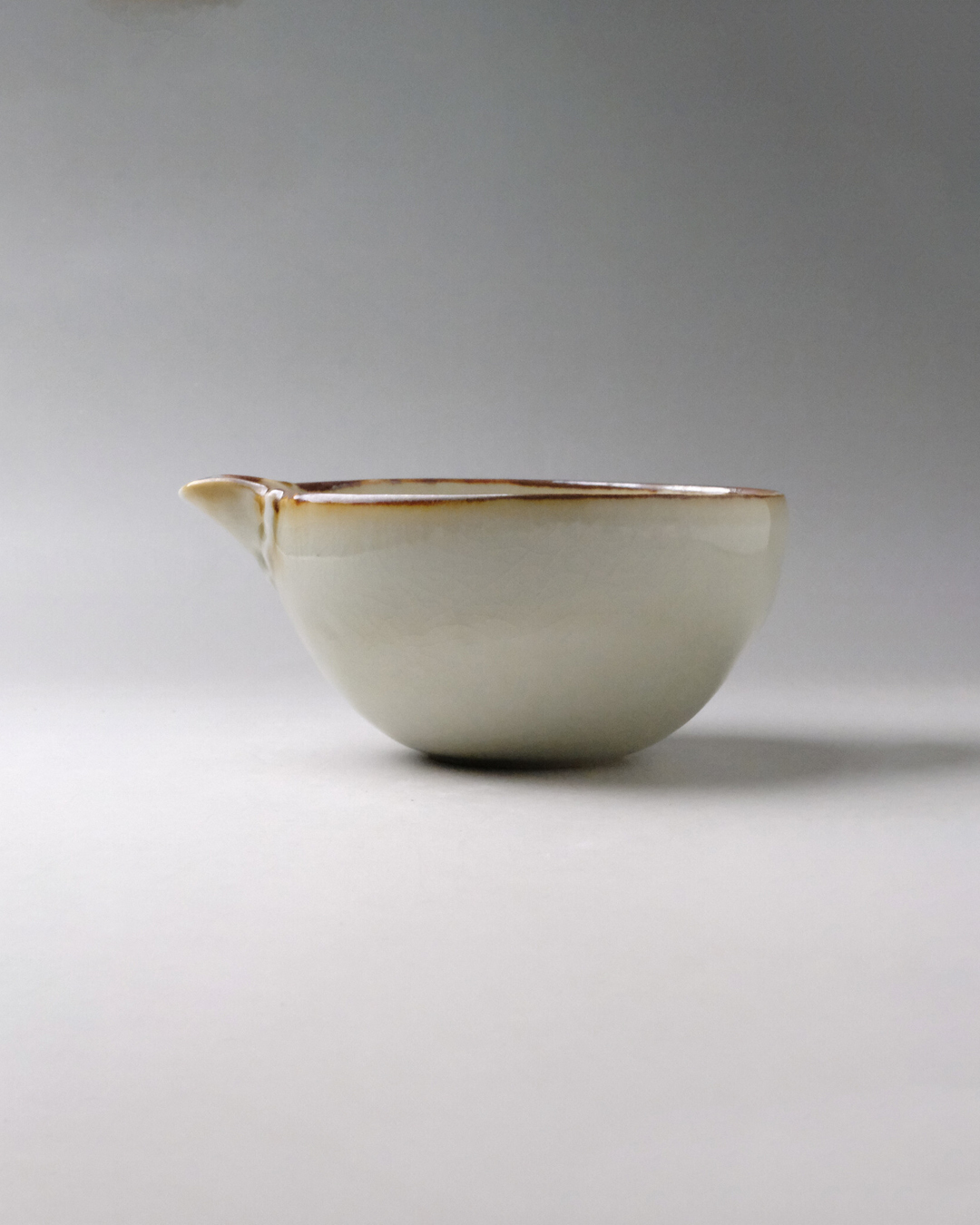 手工陶器 片口抹茶碗 墨貫入｜美濃燒