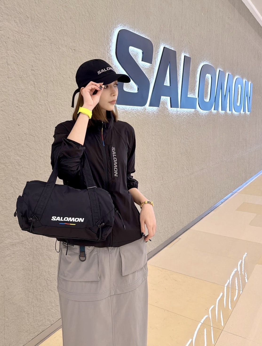 <機能帥氣小姐姐✨>Salomon Posh Tote M 托特包 肩背 手拿 黑/白兩色