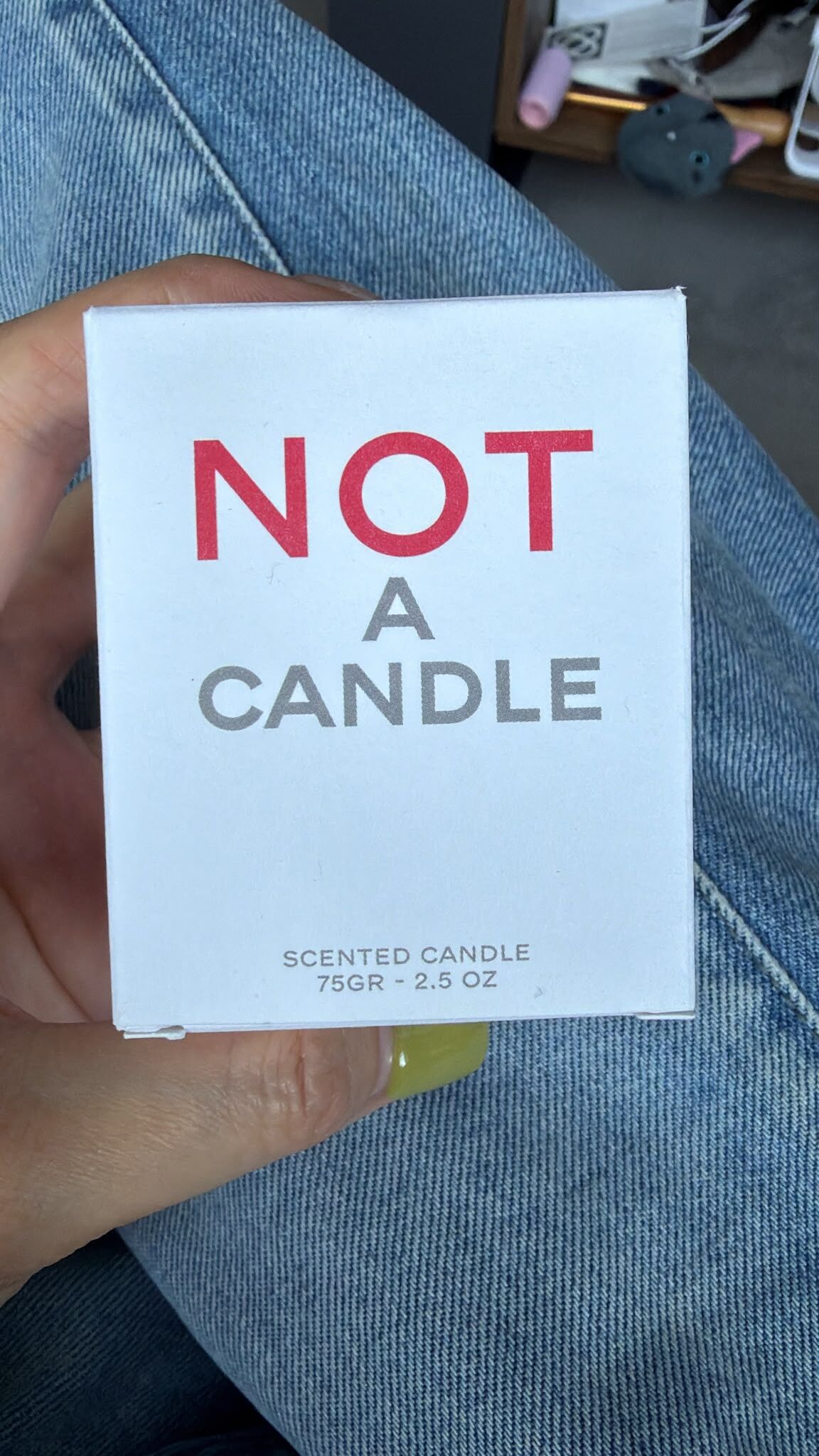 英國代購 25 法國沙龍香水品牌 Juliette Has A Gun 推出的 「Not A Candle」香氛蠟燭