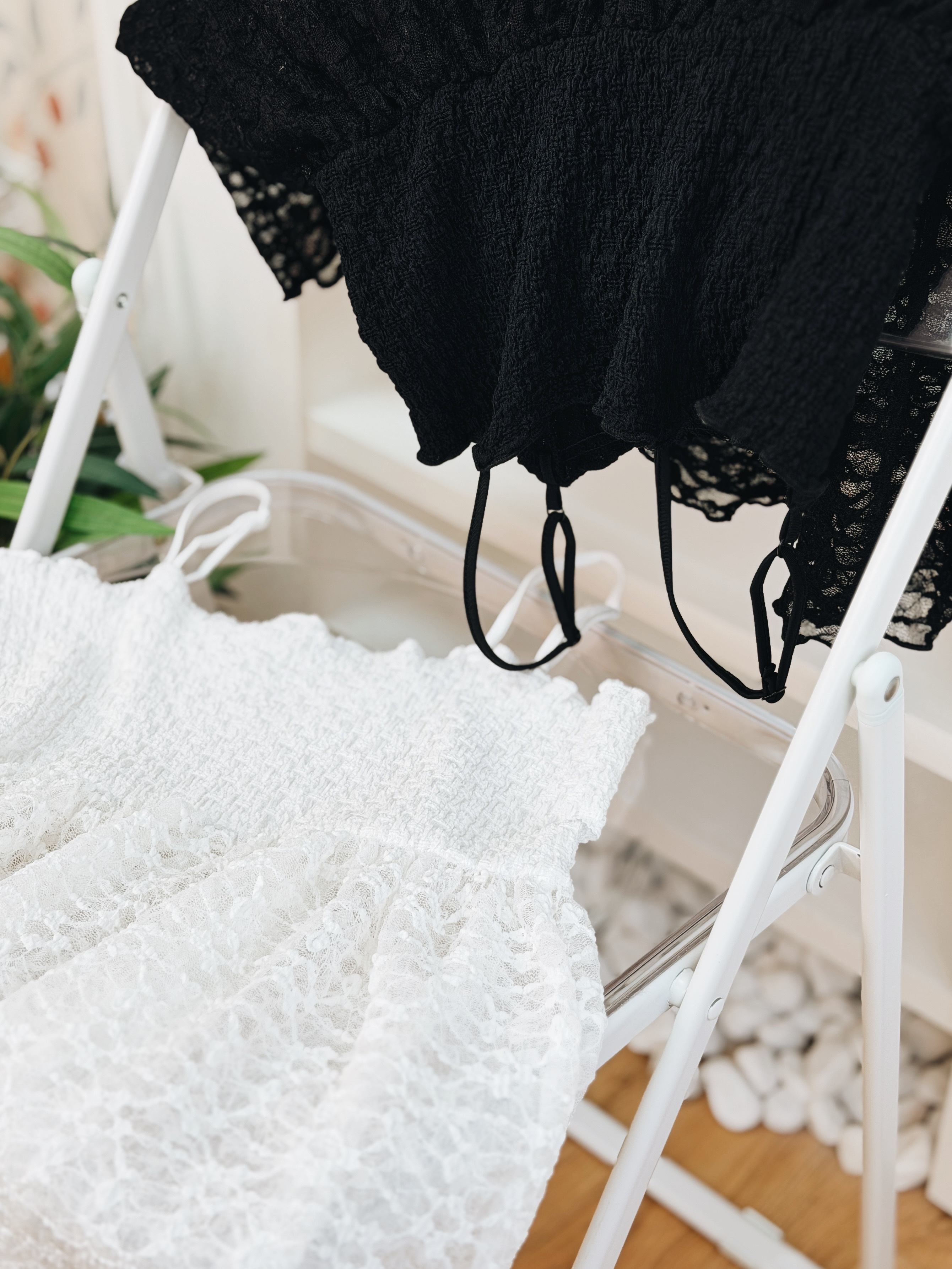 兩色 / 雲朵肌理感蕾絲拼接馬甲 / Textured Lace Patchwork Cami Top