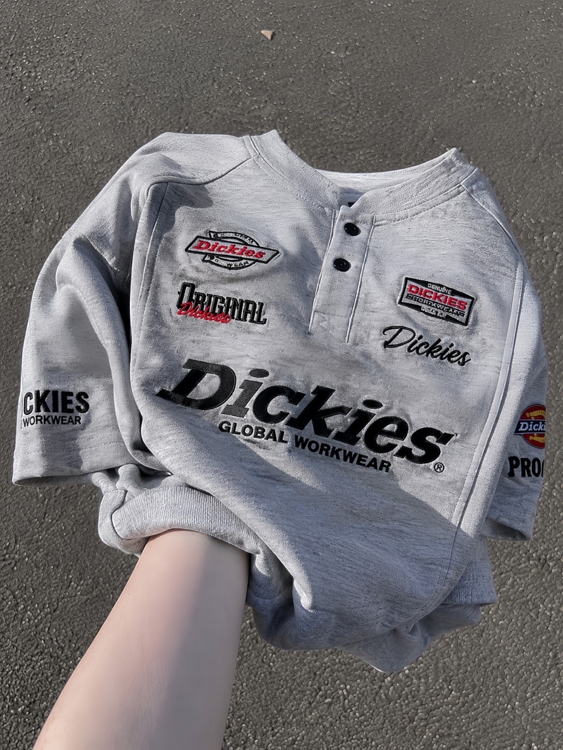 DICKIES 美式復古 刺繡機車風 解構拼接 亨利領 短袖T 男女同款