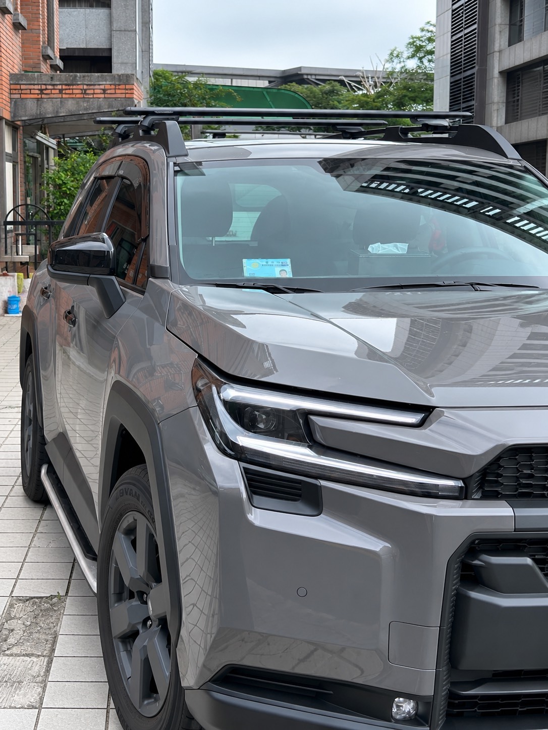 Toyota 6代 RAV4 AD- THULE 7104車頂架 -車頂橫桿-實車安裝-unrv.台灣專業安裝