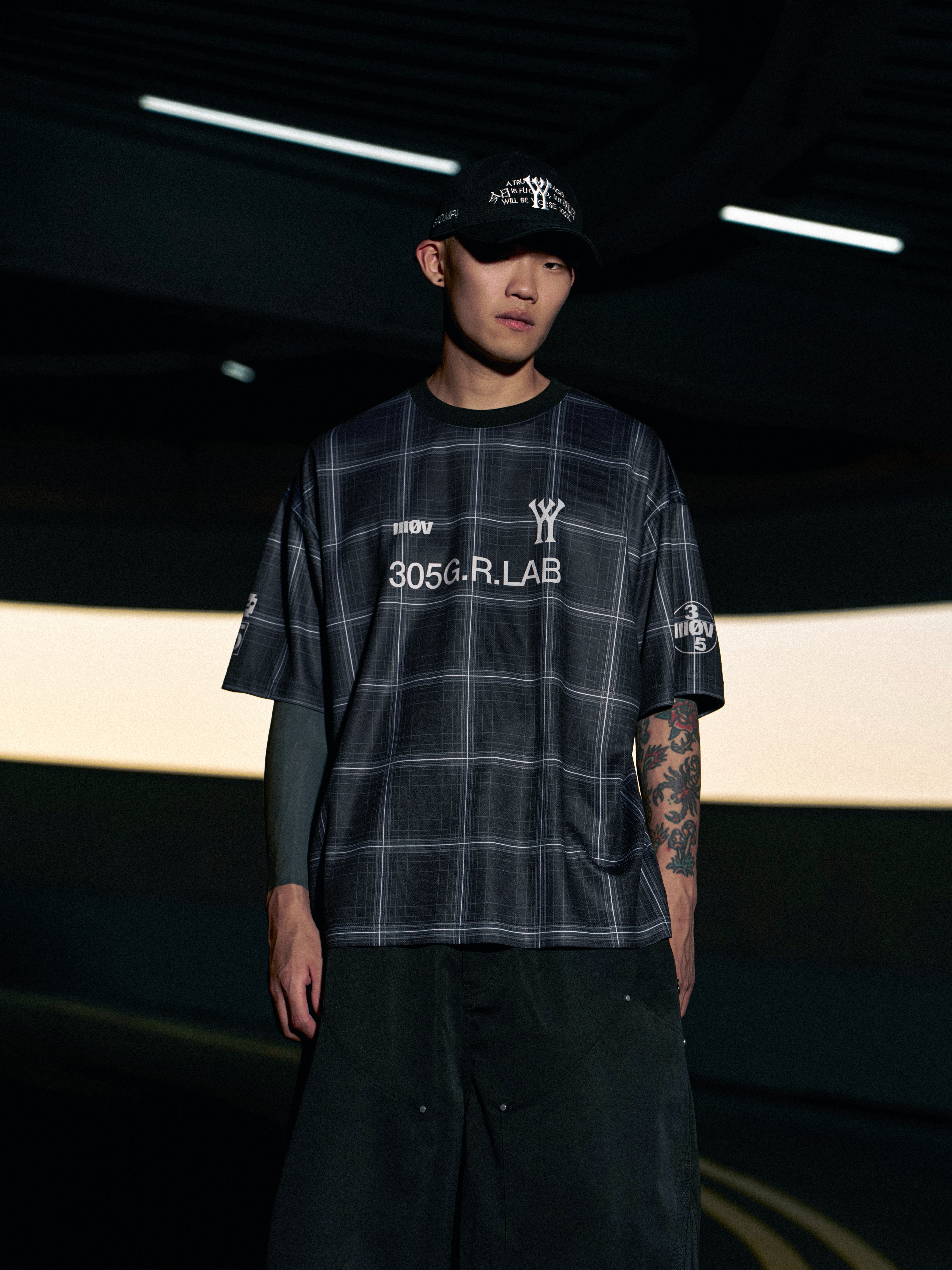 Wall of Sound - 3:42/“USD” Ufo Lab-Jersey Tee - Black Plaid