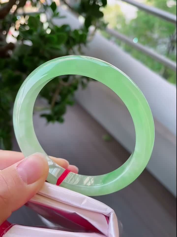 6155847 62mm果綠翡翠手鐲 (60-62)