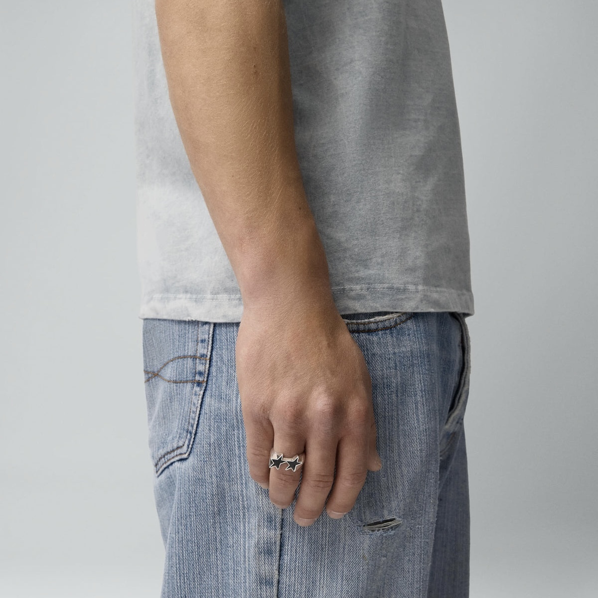 Twojeys-lcon Black Enameled Single Ring 黑色雙星戒指