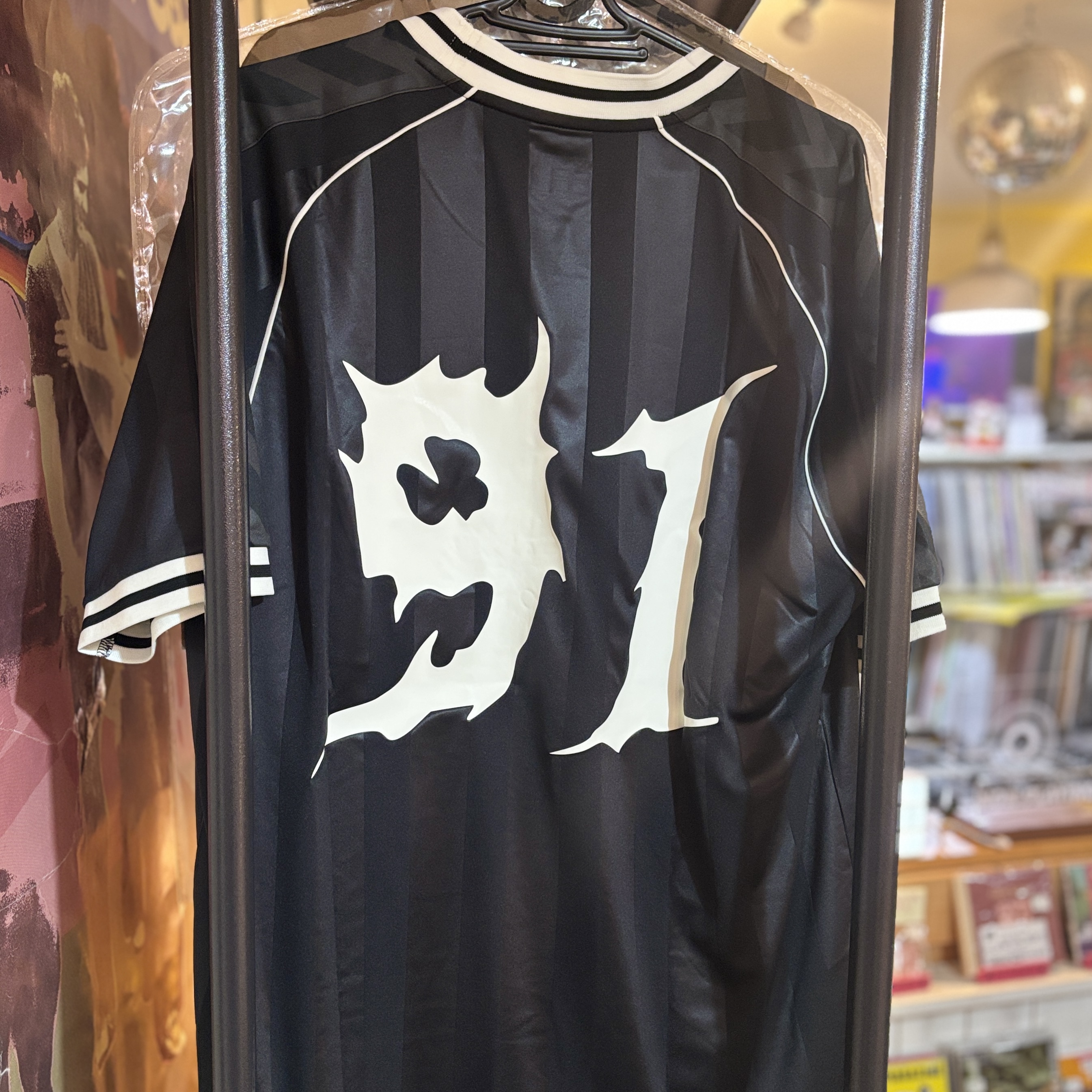 限量The Prodigy x Hummel 足球衫