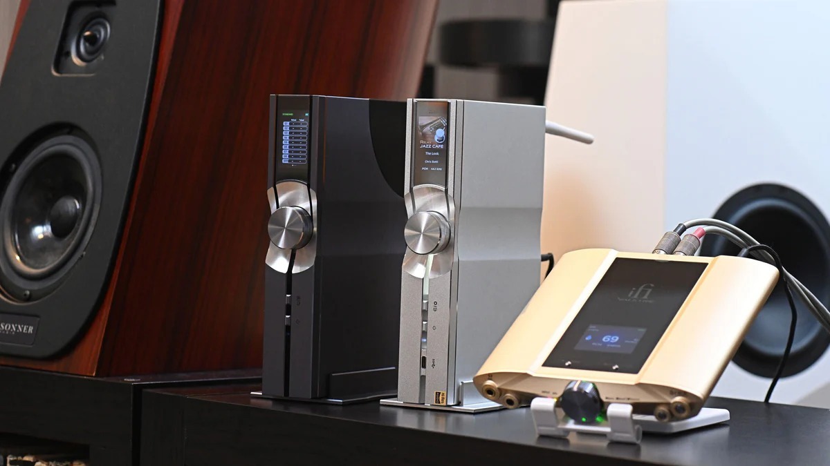 iFi Audio iDSD Valkyrie Bluetooth DAC  built around four Burr-Brown DACs