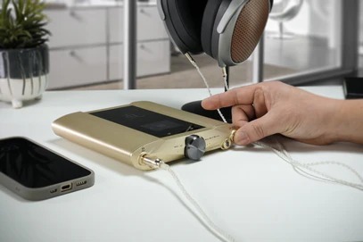 iFi Audio iDSD Valkyrie Bluetooth DAC 18 hours of playback