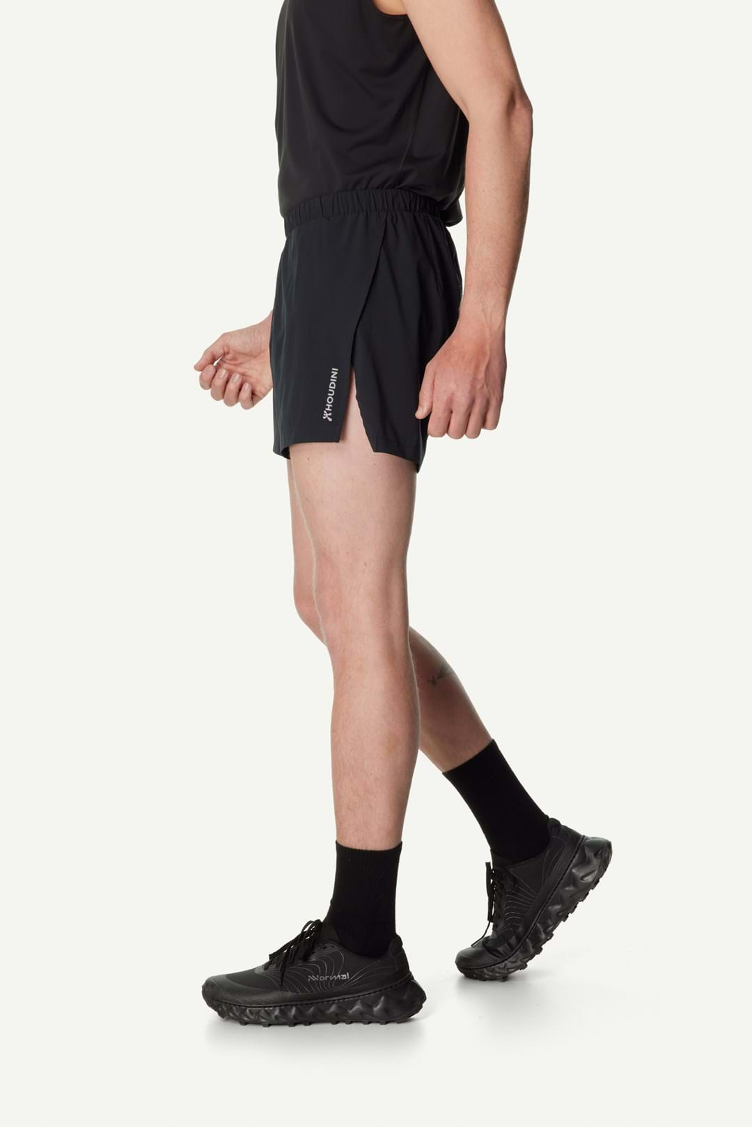 Houdini｜M's Pace Split Shorts "BLACK"