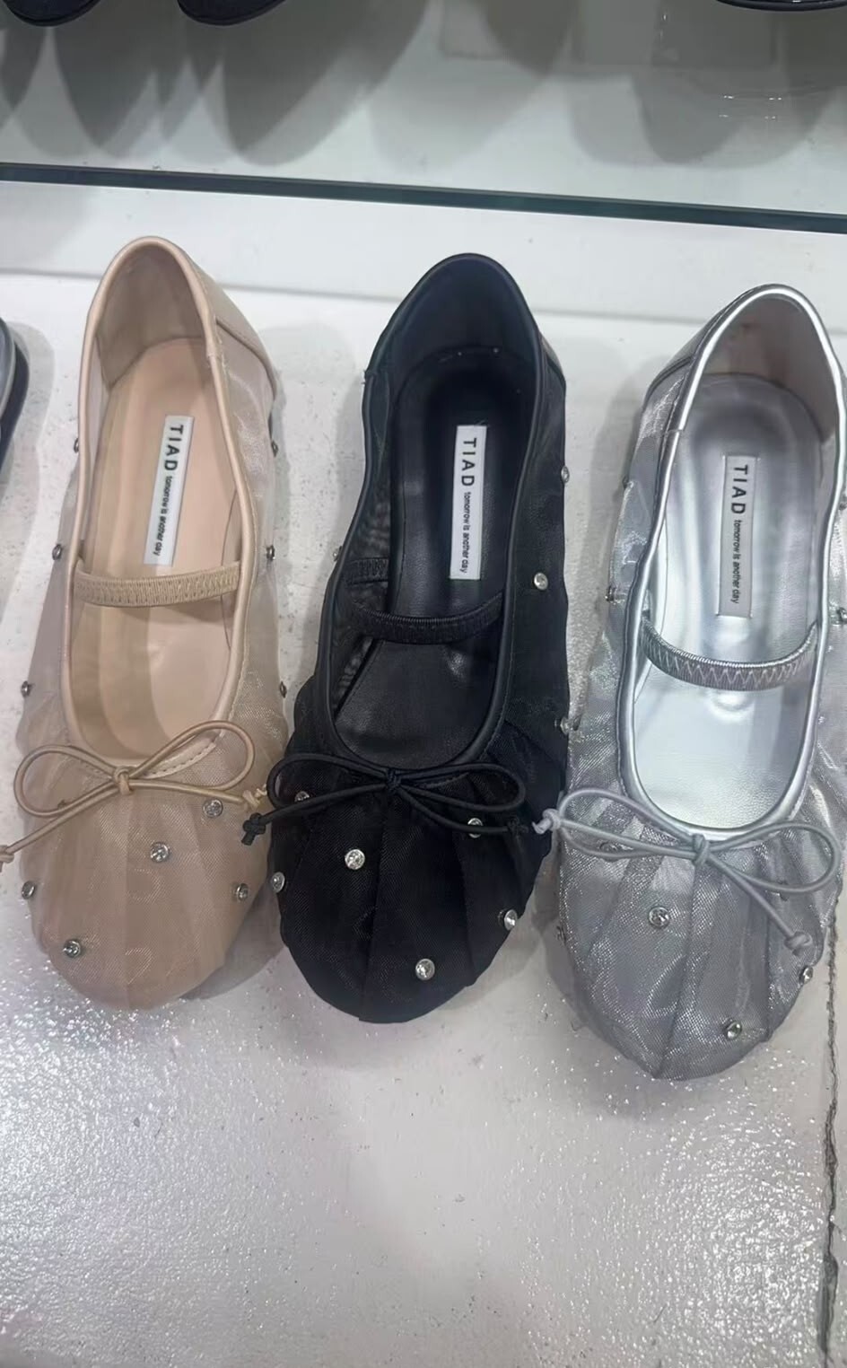 AC19  足碼 SIZE:230-250 $499