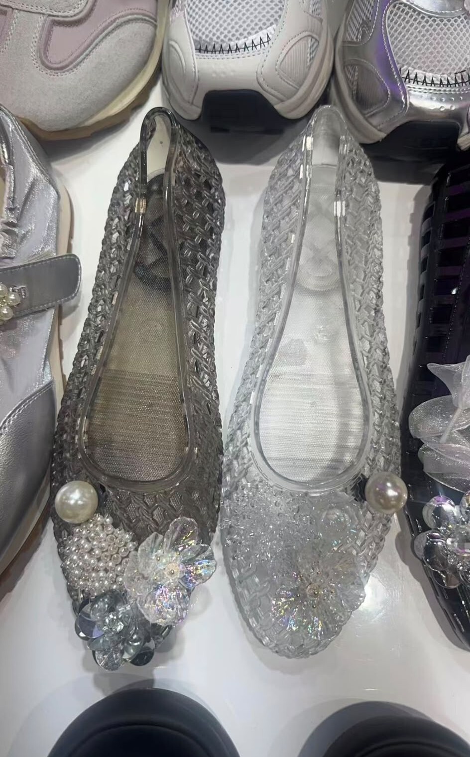 AC21  平底 足碼 SIZE:230-250 $439
