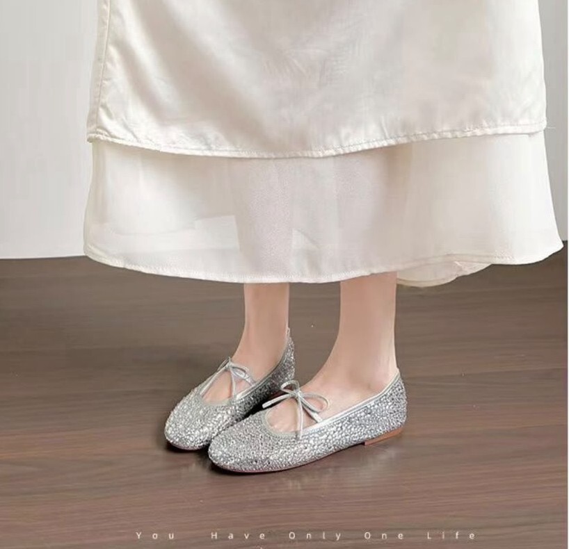 AC26 #1677  平底 足碼 SIZE :230-250 $599