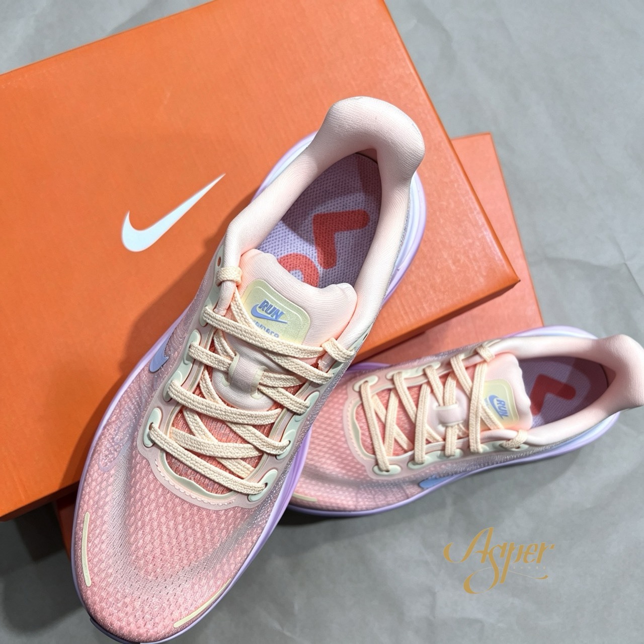 【官網限定】Nike Vomero Premium 橘粉 厚底氣墊慢跑鞋 女 HM5973-801 VI