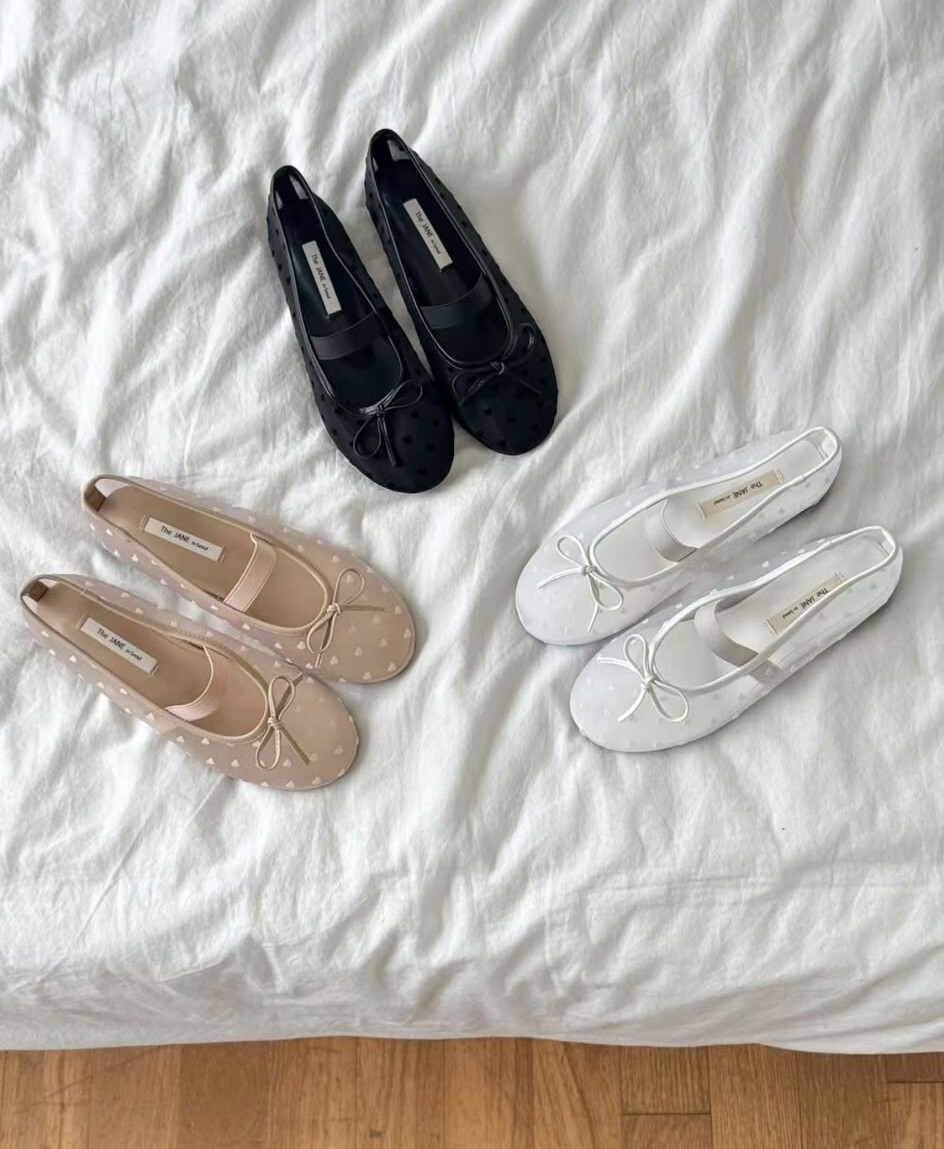 UL07  心心平底 足碼 SIZE:230-250 $479