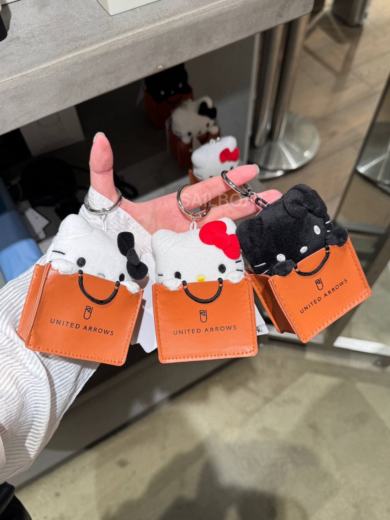 #預購 🇯🇵日本 HELLO KITTY × UNITED ARROWS 凱蒂貓 購物袋吊飾