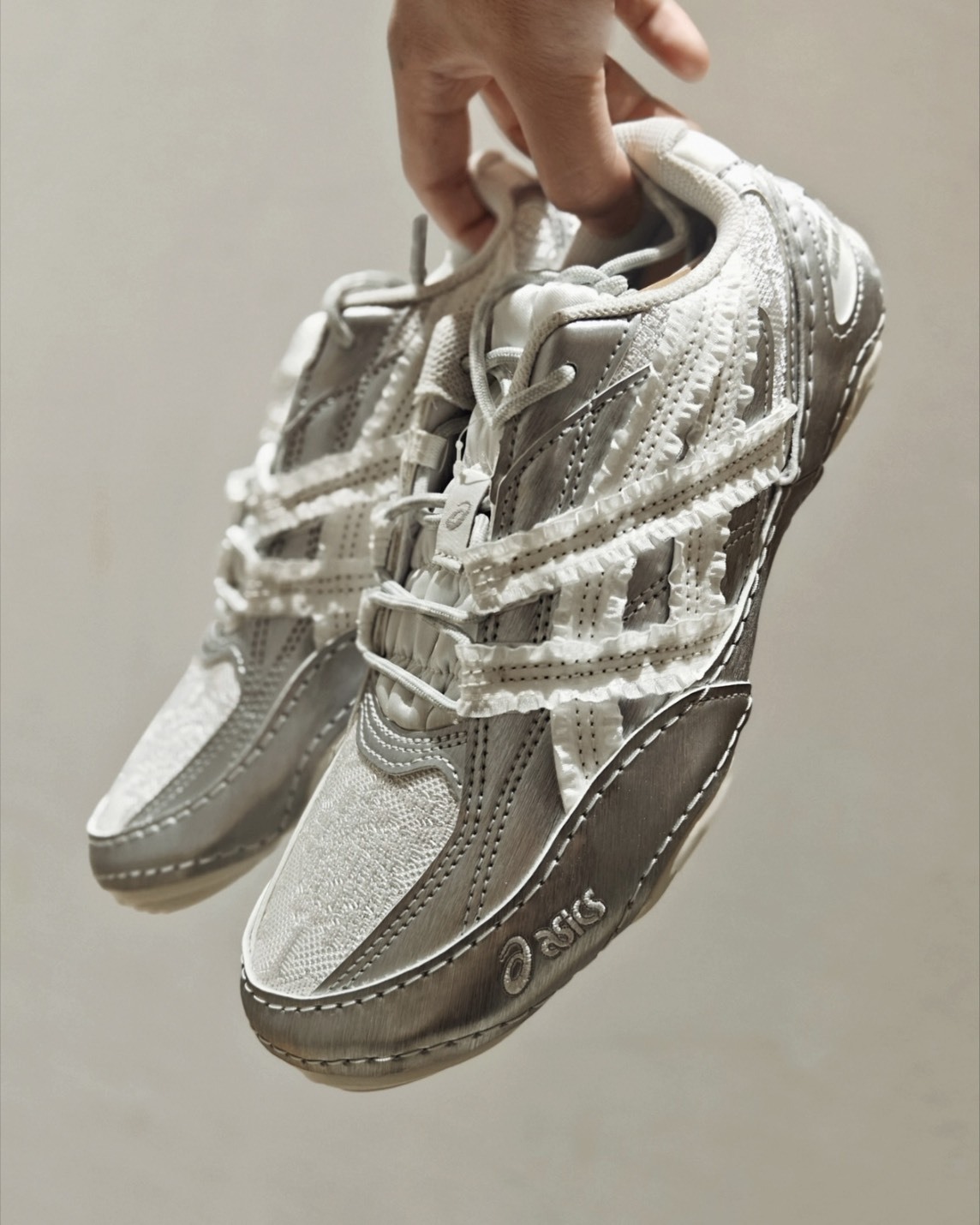 【預購】ASICS × EMPTY BEHAVIOR HYPERSYNC 銀灰色 1203B146100