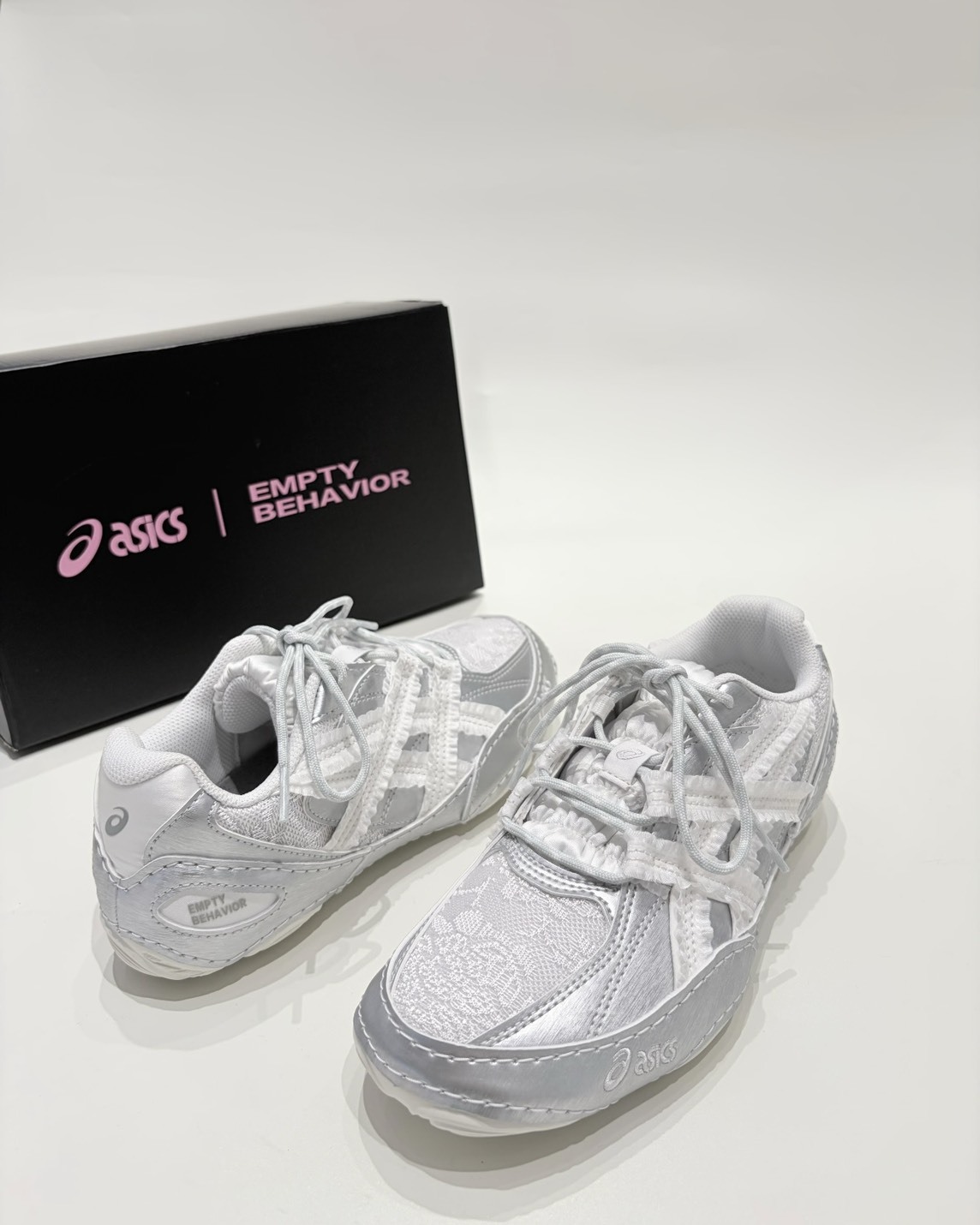 【預購】ASICS × EMPTY BEHAVIOR HYPERSYNC 銀灰色 1203B146100