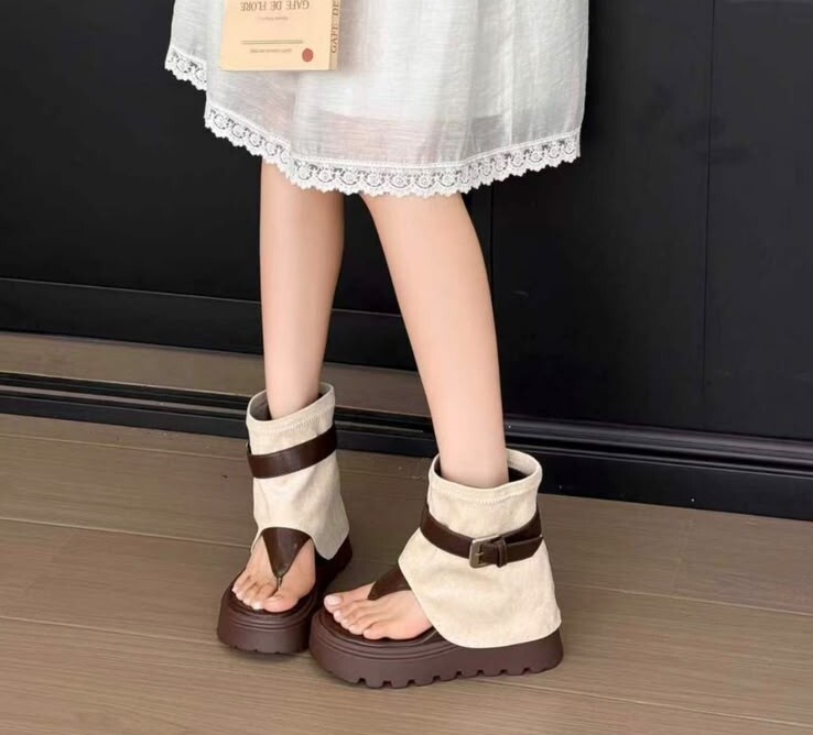 DD05 #7859(牛皮)  5cm 高 足碼Size : 225~250 $559