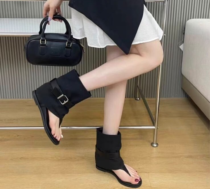 DD08 #7814(牛皮)  5cm 偏細 Size : 225~250 $539