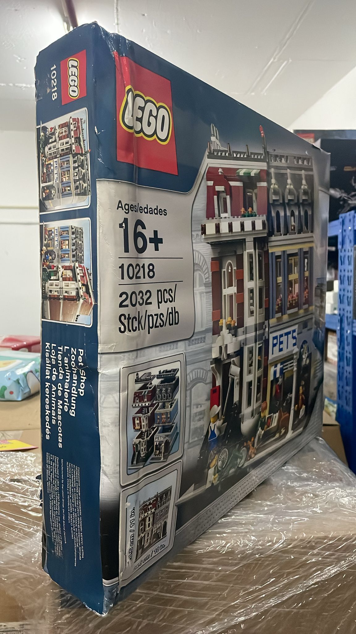 【已開封，外盒損壞,有壓紋, 殘盒不設退換】 Lego 10218 Modular Houses Pet Shop