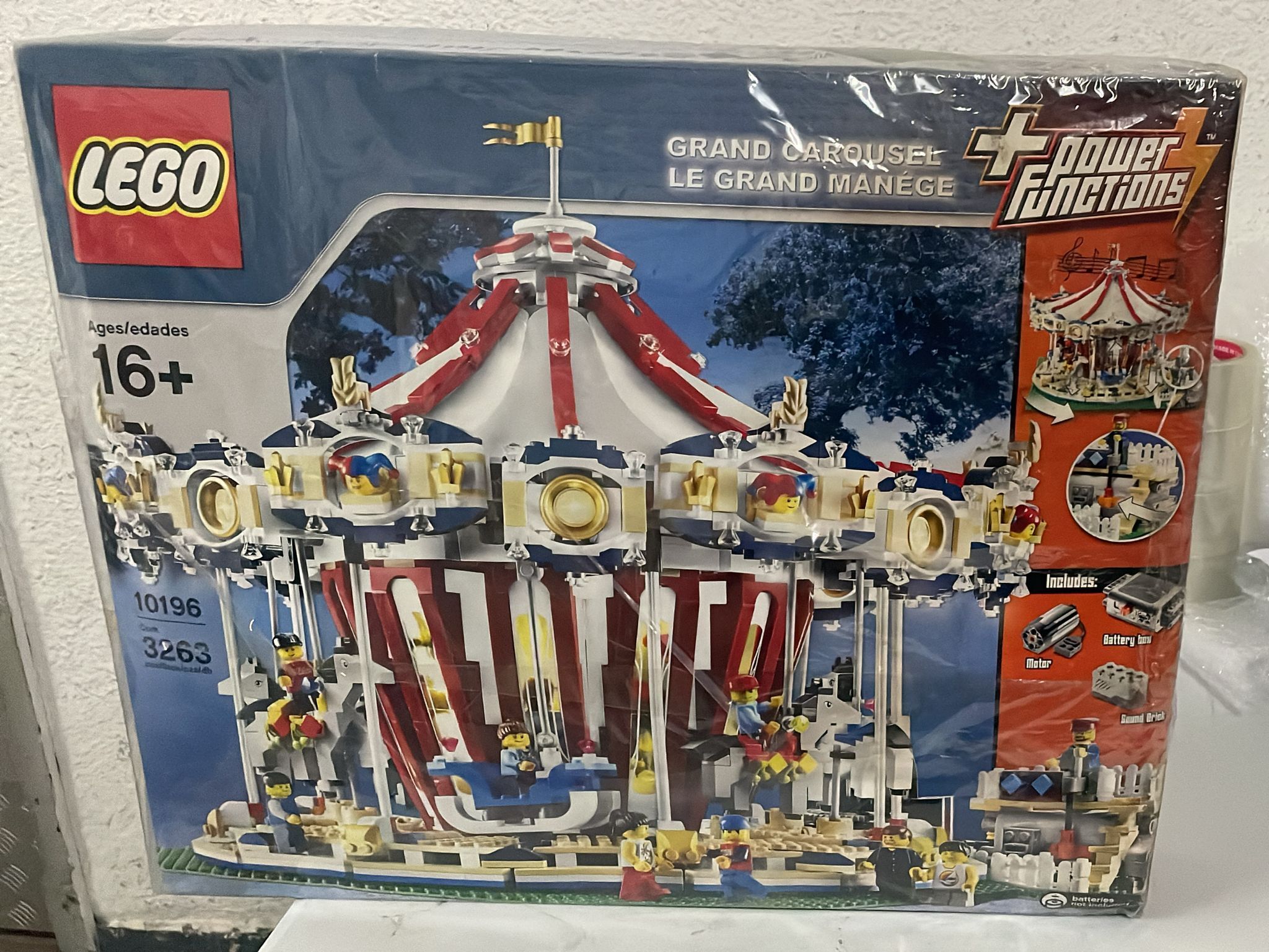 LEGO Creator 10196: Grand Carousel 【已開封，外盒損壞,有壓紋, 殘盒不設退換】