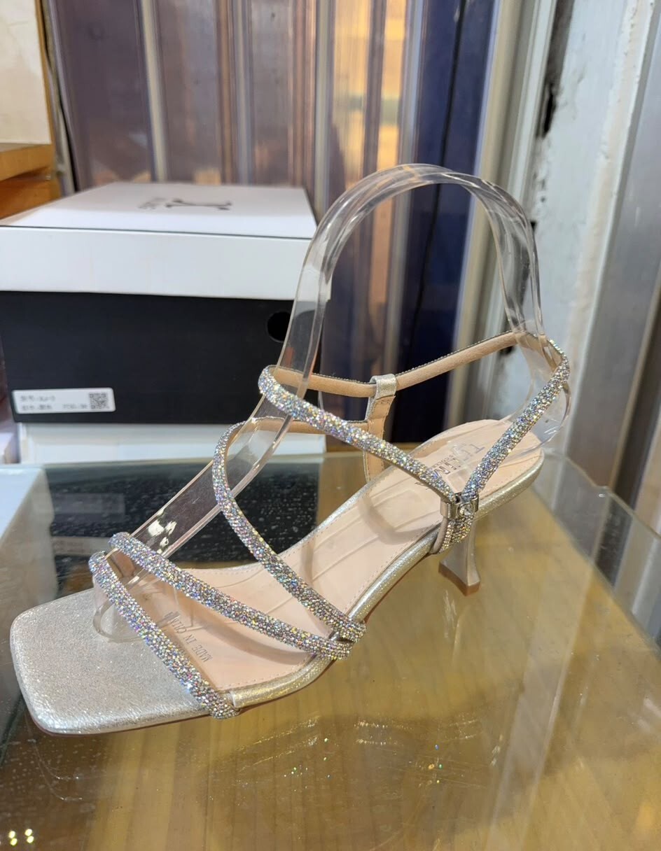 SD09  踭 6cm 足碼Size : 225~245 $499