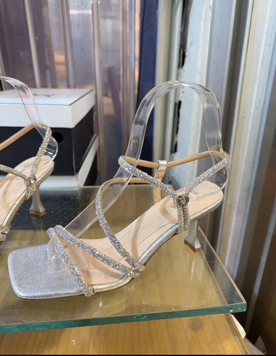 SD09  踭 6cm 足碼Size : 225~245 $499