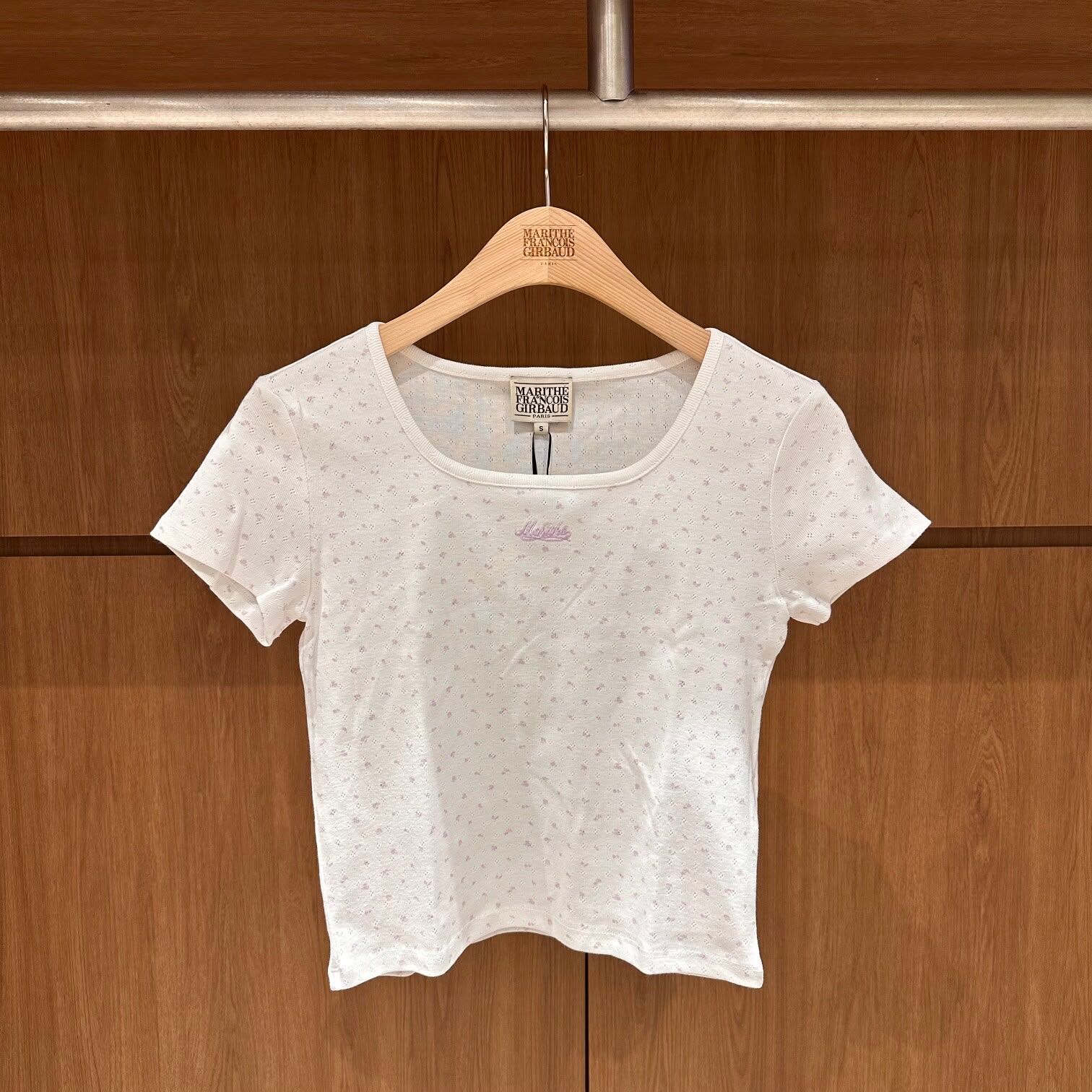MARITHE FRANCOIS GIRBAUD (MFG)｜女生版 MFG46UTS114 W FLOWER SLIM CROP TEE [2 colors]