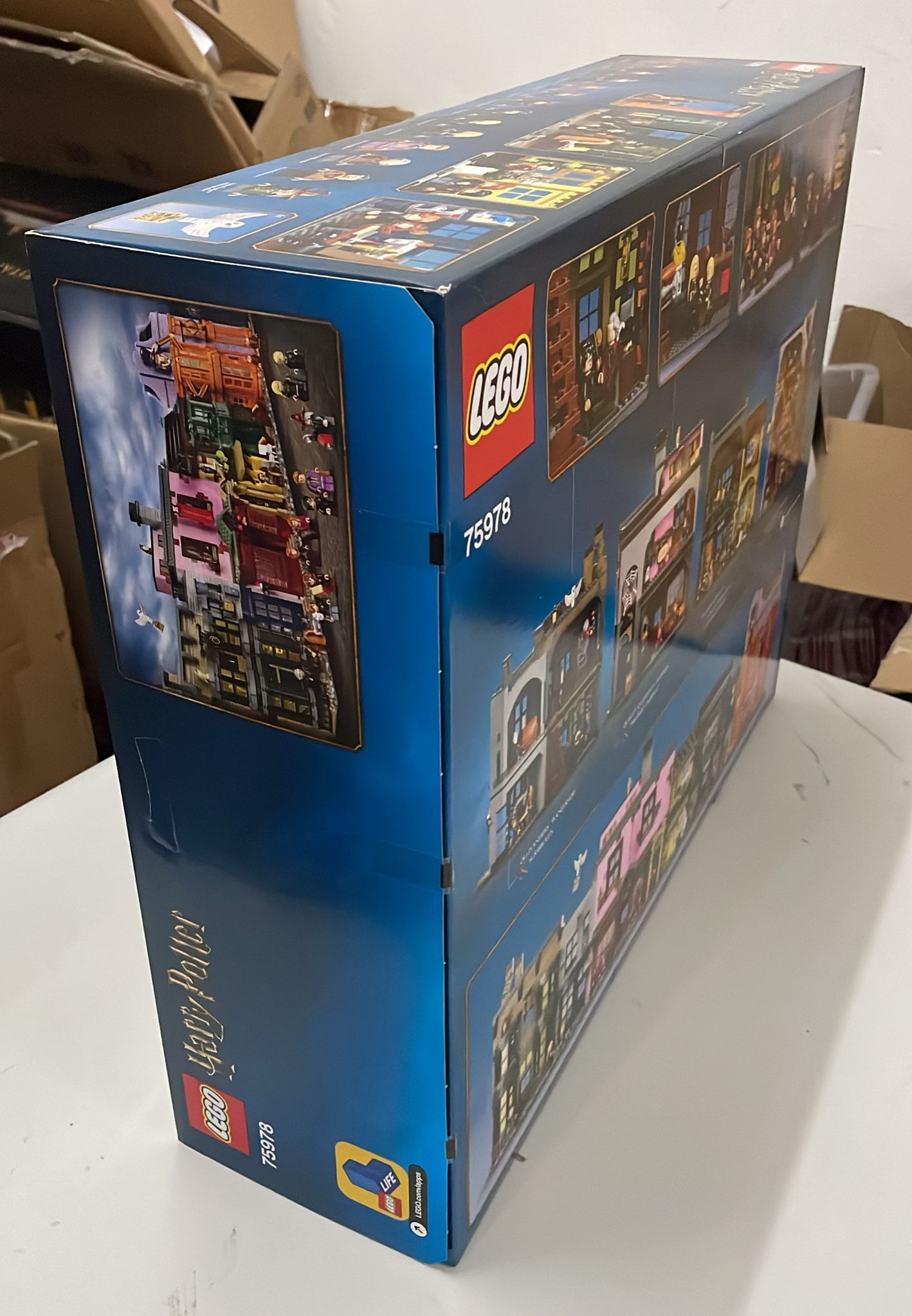 LEGO 75978 Diagon Alley 斜角巷 (Harry Potter™ 哈利波特) 【開封盒，外盒損壞，有壓紋，殘盒不設退換】