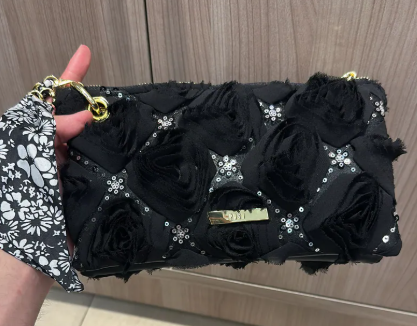 0625HB03-THAILAND-HANDBAGS-黑色玫瑰花手拿包（A3）