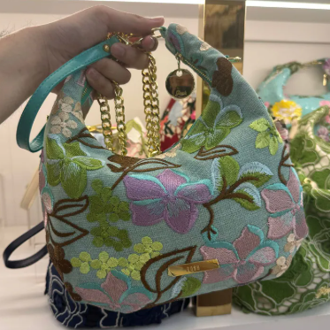 0625HB13-THAILAND-HANDBAGS-湖水綠彩花刺繡餃子包（A13）