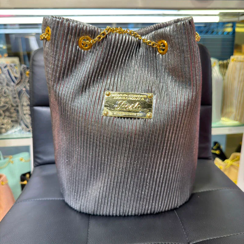 0625HB21-THAILAND-HANDBAGS-時尚豎紋百褶水桶袋-銀色（A21）