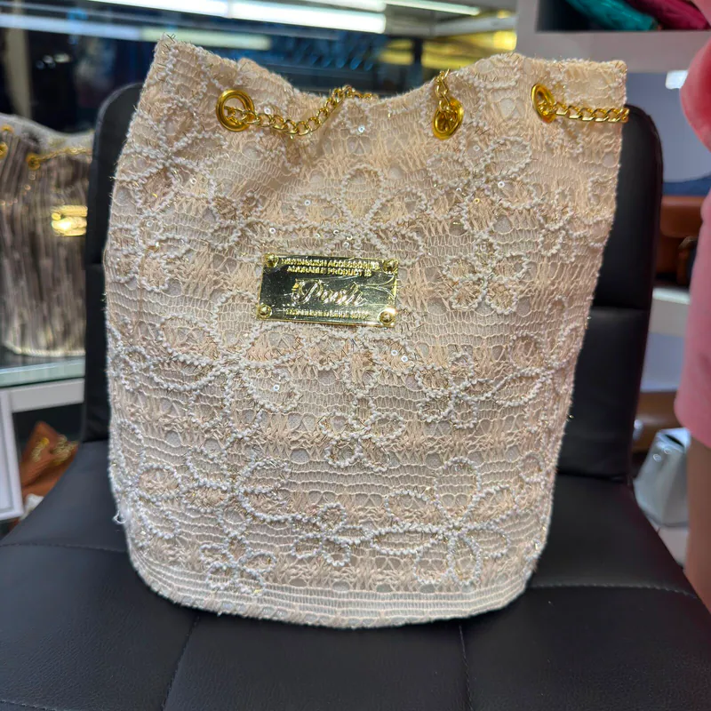 0625HB23-THAILAND-HANDBAGS-鏤空花型蕾絲紋水桶袋-淺杏色（A23）