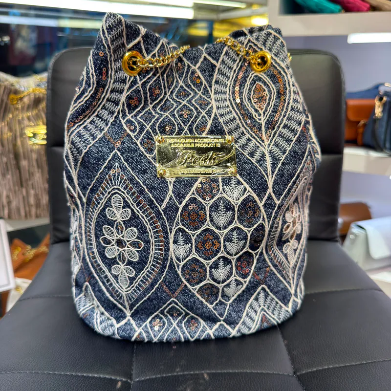 0625HB31-THAILAND-HANDBAGS-復古菱形鏤空感花紋水桶袋（A31）