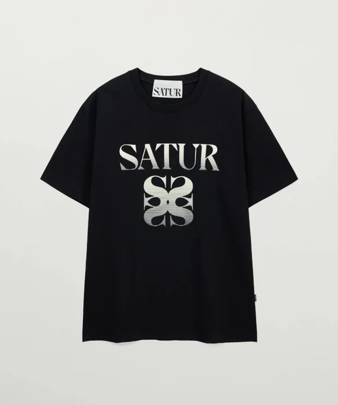 BT002 SATUR 漸層大Logo短袖T恤 黑色