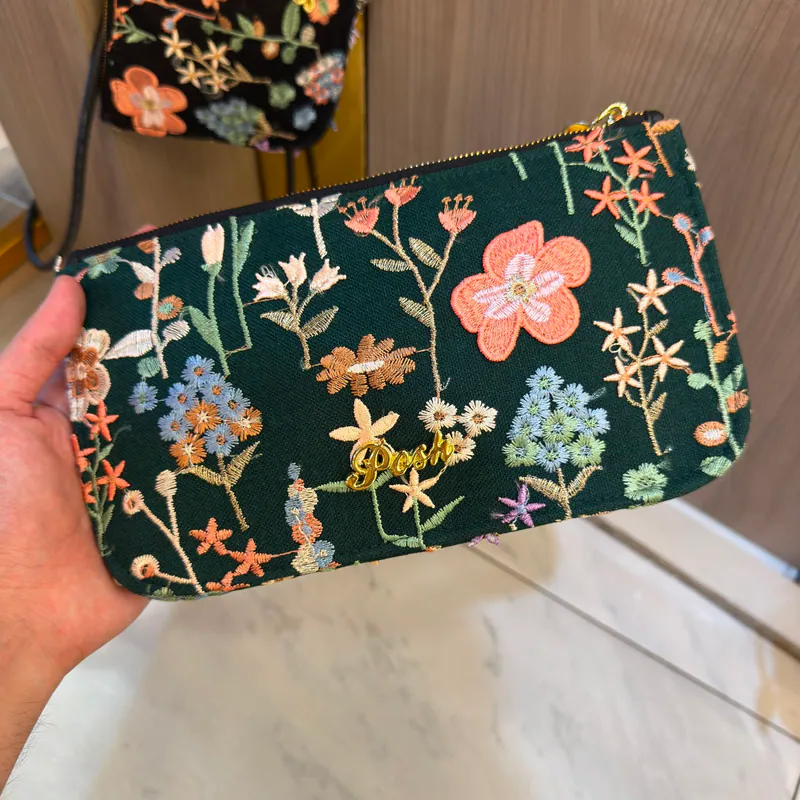 0625HB36-THAILAND-HANDBAGS-墨綠色花花刺繡手拿包（A36）