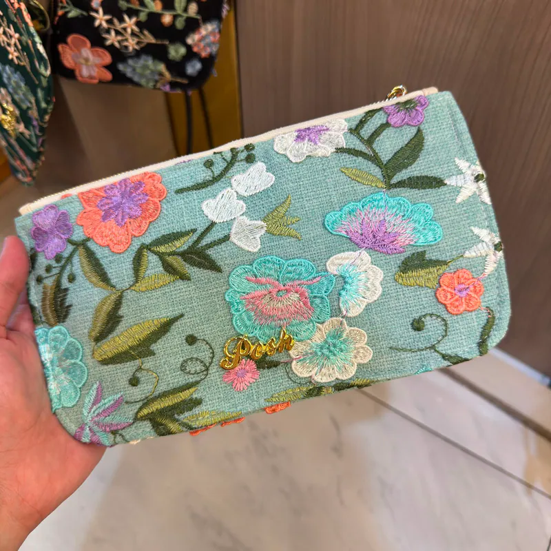 0625HB37-THAILAND-HANDBAGS-湖水綠花花刺繡手拿包（A37）