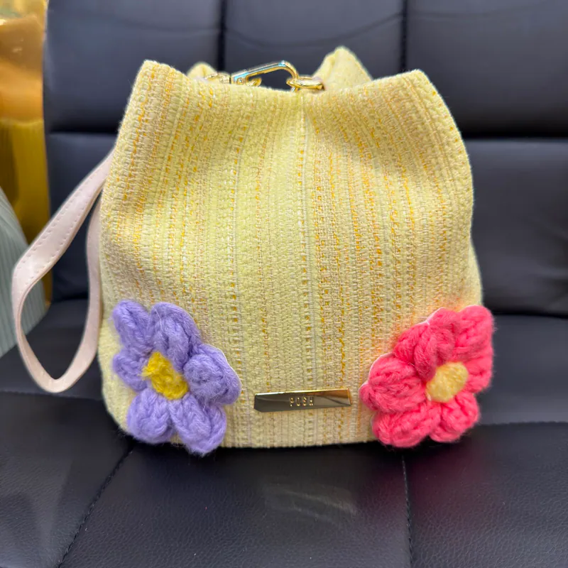 0625HB43-THAILAND-HANDBAGS-雞蛋黃毛冷花花水桶袋（A43）