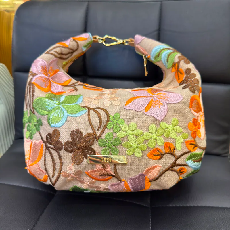 0625HB49-THAILAND-HANDBAGS-杏色彩花刺繡餃子包（A49）