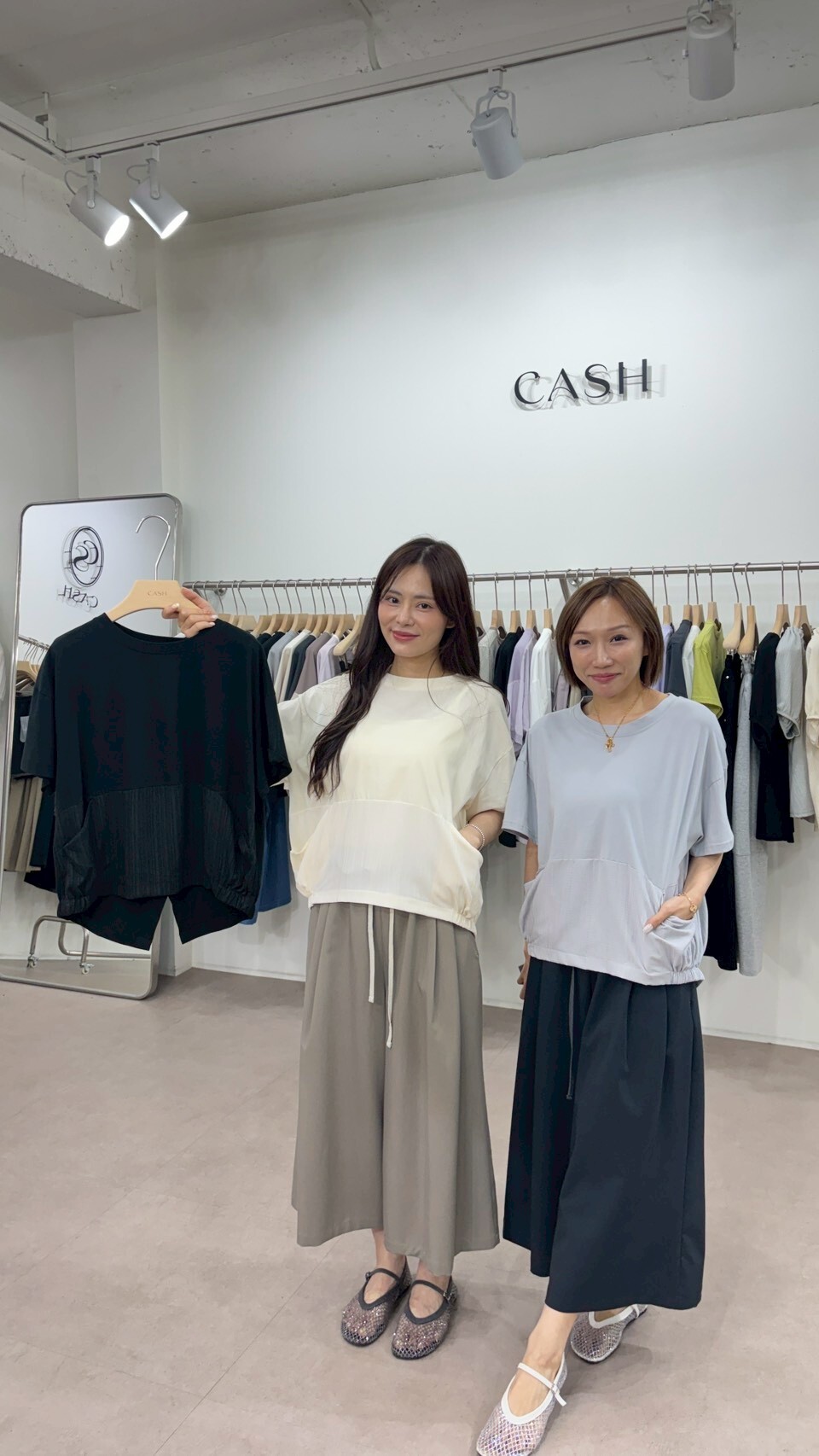 CA6303 落肩線剪裁拼摺圓領上衣