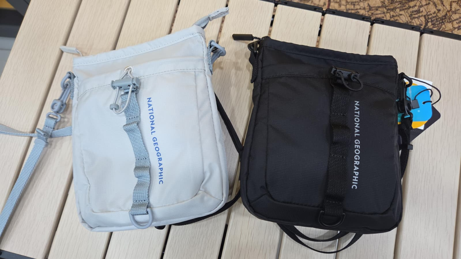 BQ041 National Geographic 直立迷你斜孭袋 15x17cm