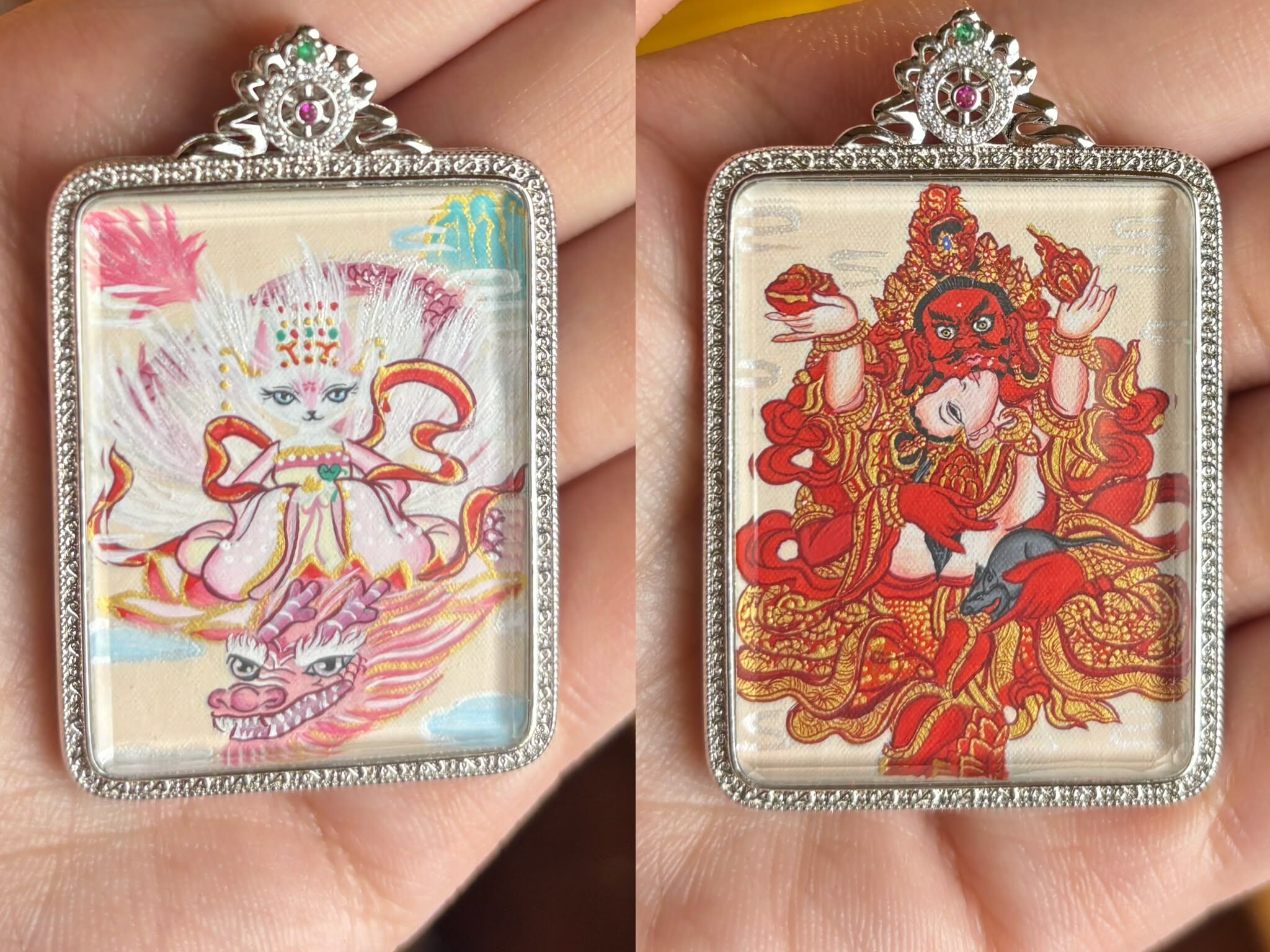 AB260623 - B66-法輪狐仙+紅財神雙面唐卡吊墜(金剛手菩薩廣招貴緣法會)(留中文名+出生年月日+地址）（一物一證書）（8月底到貨，限尖沙咀門市自取）