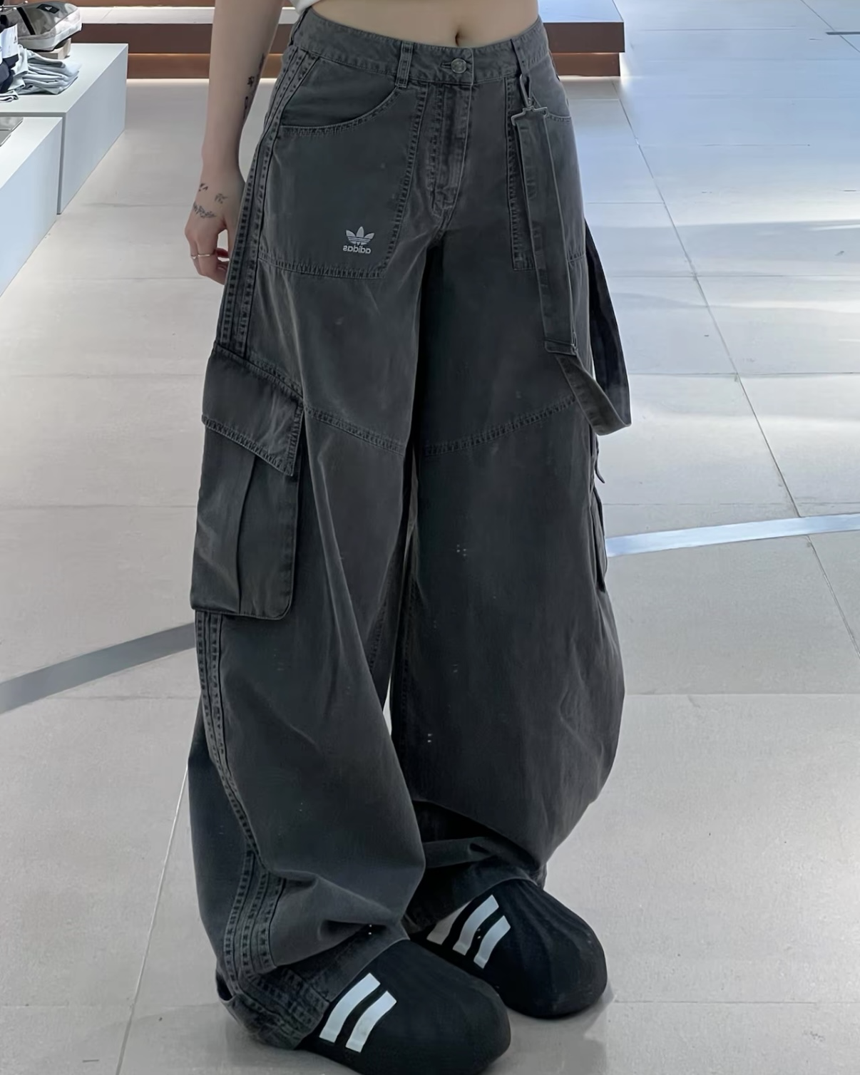 ADIDAS ORIGINALS CURVED TROUSERS 炭灰 闊腿褲 寬鬆 彎刀褲 工裝褲