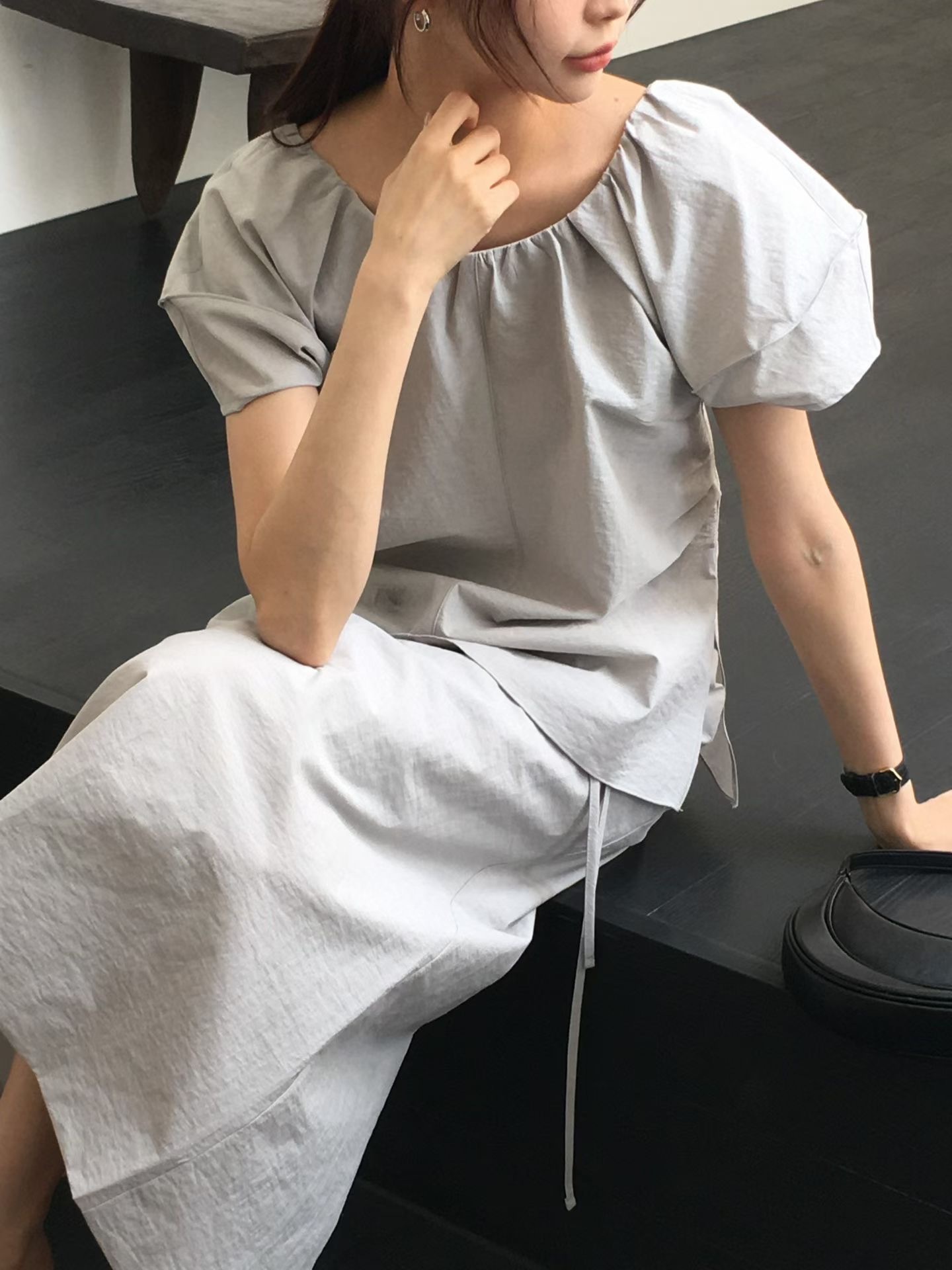 公主蓬袖背V上衣