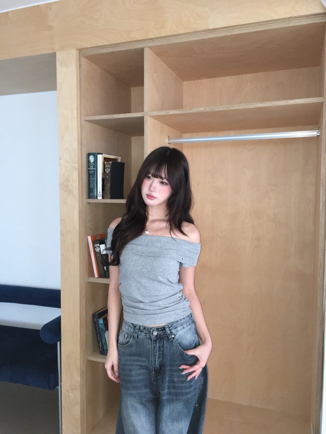 mmb辣妹平領洞洞造型上衣
