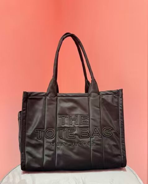 【直播】MARC JACOBS LX062608 Puffy 尼龍托特包 (黑色)