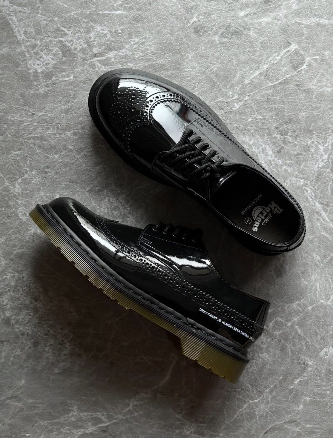 fragment x Dr. Martens Hollingborn 布洛克鞋