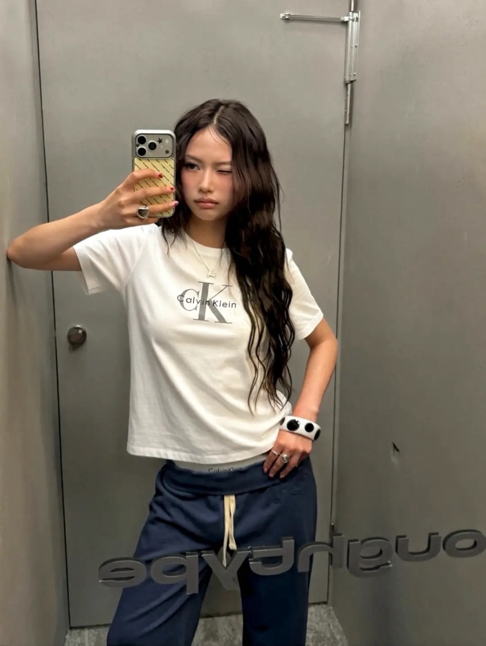 CALVIN KLEIN CK 經典Monogram 純棉 短T 短袖 灰色大標 黑色刺繡小LOGO 白色 女款 / 預購